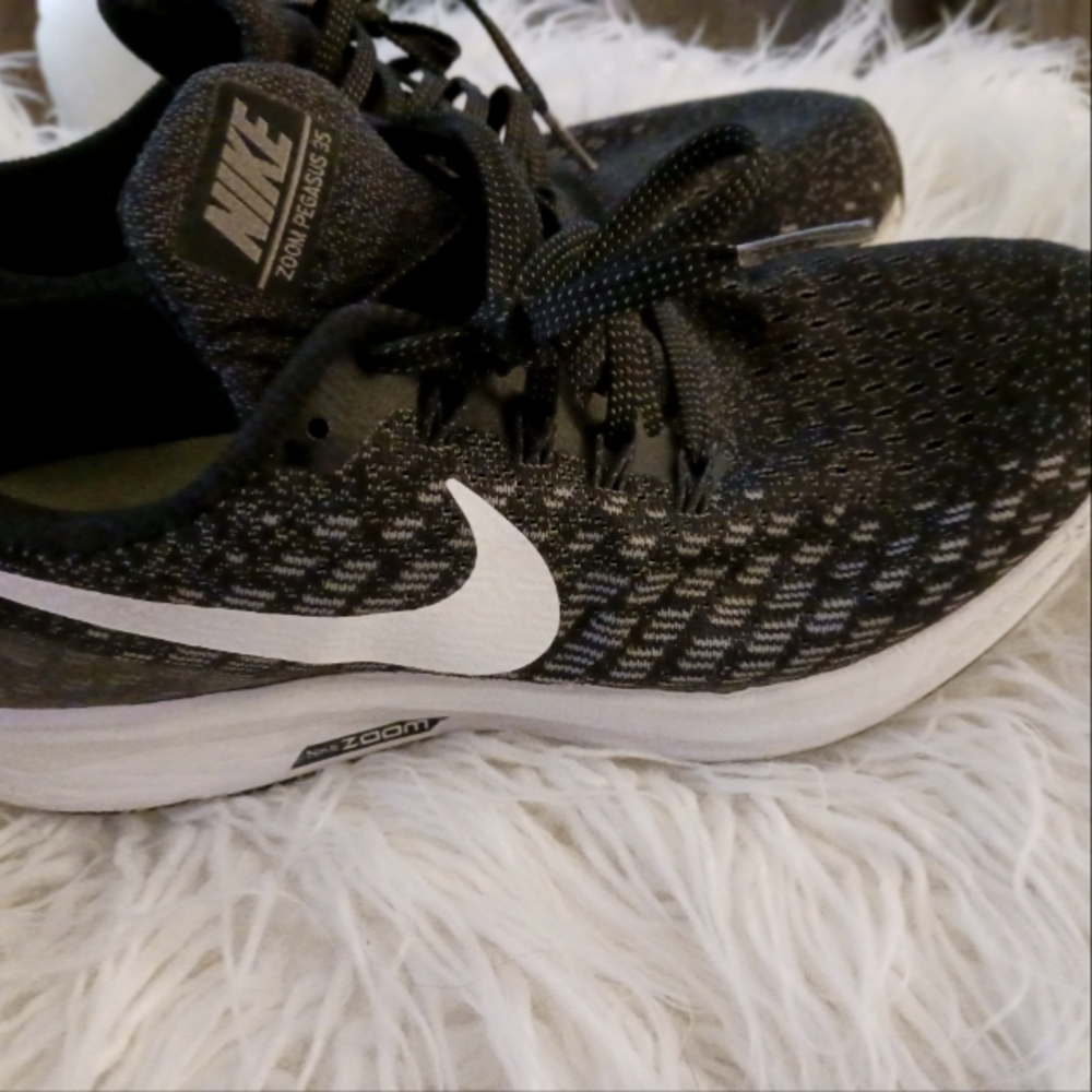 Nike athletic shoes black and white